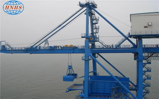 Déchargeur de navire à benne de type pont pour la manutention du charbon